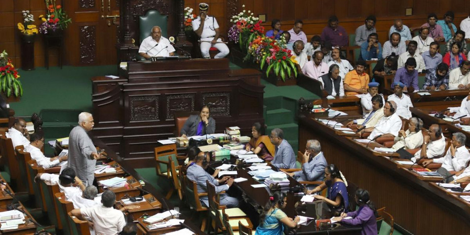 Drama Before Karnataka Trust Vote: BJP, Congress Workers Clash Over 2 Independents