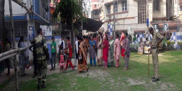 बंगाल में नौ बजे तक 14.17 फीसद मतदान