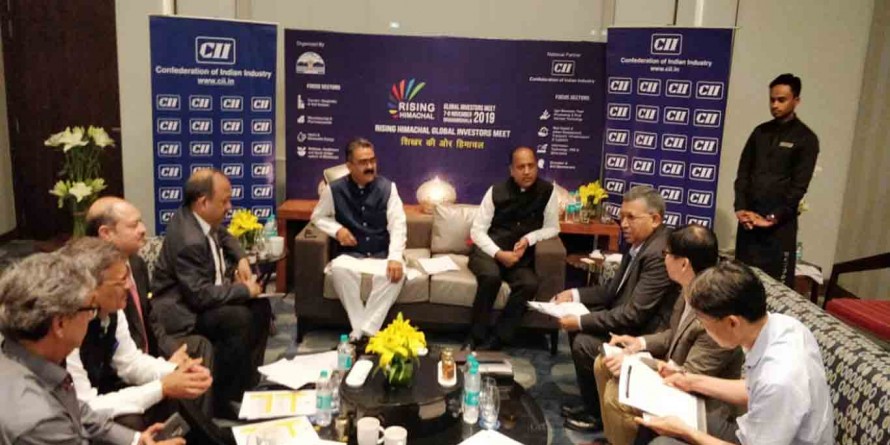 HP CM signs MoU with industrial houses in Gujarat worth Rs 780 crore