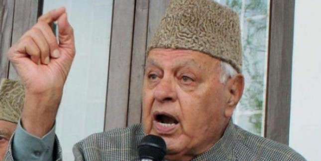 Farooq Abdullah holds "Chai Pe Charcha" in BJP bastion Jammu