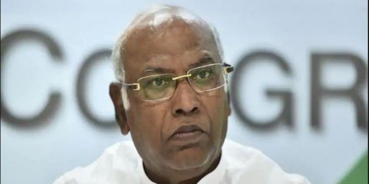 मल्लिकार्जुन खड़गे ने BJP पर साधा निशाना; कहा भाजपा हमें राष्ट्रवाद ना सिखाए