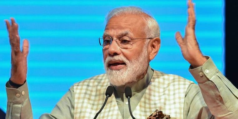 पीएम मोदी की रैली में तैनात कर्मचारियों ने लगाई 'मैं हूं चौकीदार' की टोपी, छह निलंबित