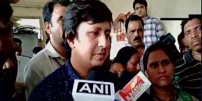 एमपी: BJP नेता कैलाश विजयवर्गीय का MLA बेटा गिरफ्तार, बल्ले से की थी अधिकारी की पिटाई