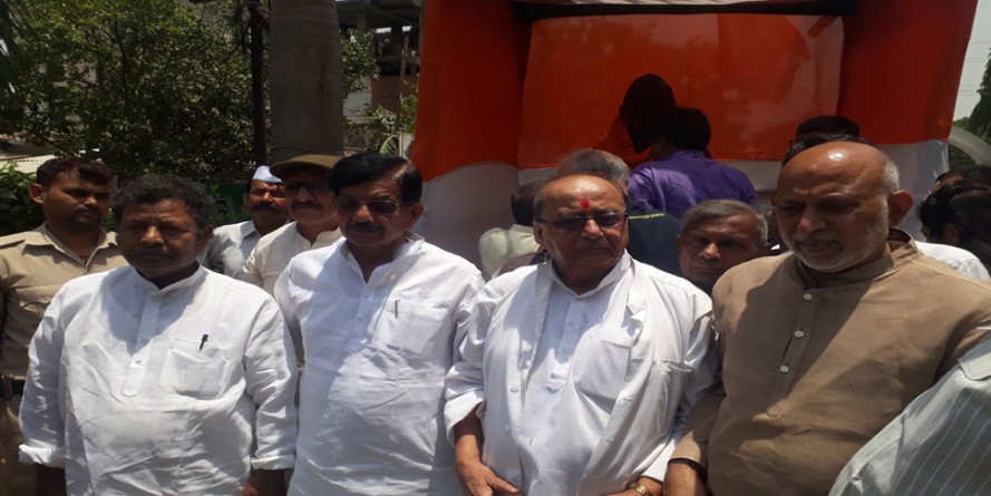 कांग्रेस में उठे बागी तेवर, पूर्व मंत्री बोले-प्रभारी खा गए पार्टी