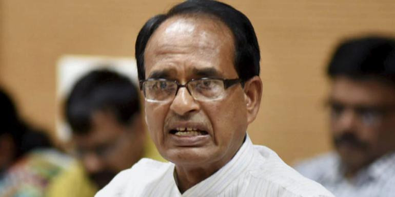 रास्ते में घायल पड़े युवक के लिए फरिश्ता बने पू्र्व सीएम शिवराज सिंह, यूजर्स ने खूब की तारीफ