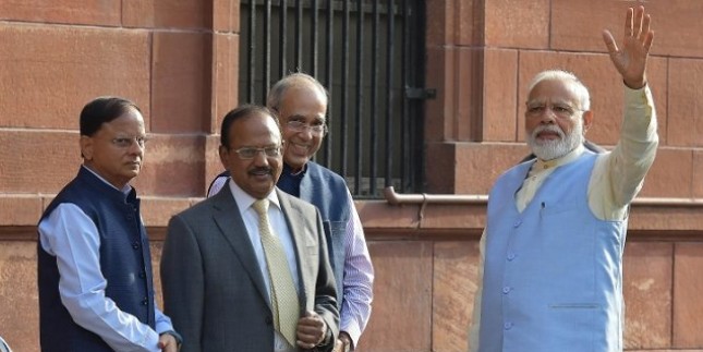 लगातार एक्शन में पीएम मोदी, अधिकारियों से सभी मंत्रालयों के लिए पंचवर्षीय योजना बनाने को कहा