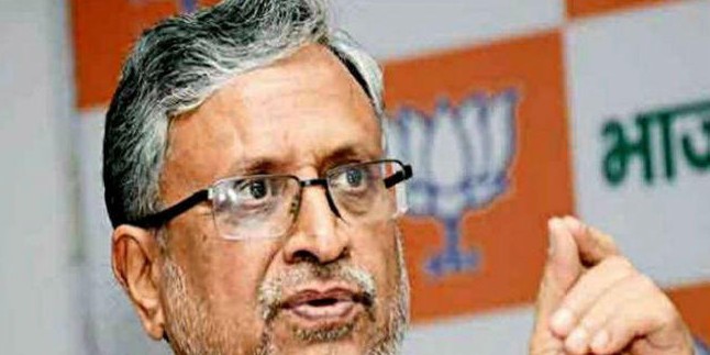 सोलर लाइट व एलइडी के आगे बेकार हो चुकी लालटेन : सुशील मोदी