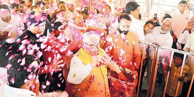 पहली सरकारें अपनों में बांटती थी रेवड़ी, हमने बिना पर्ची दी नौकरियां: मुख्यमंत्री