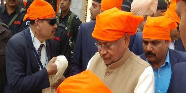 बोधगया से पहले राजगीर पहुंचे CM नीतीश, गुरुद्वारा में टेका मत्था