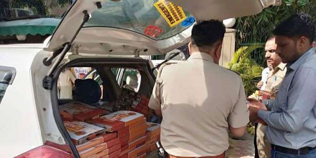 Lok Sabha Election 2019: नमो फूड की थाली बांट घिरी नोएडा पुलिस
