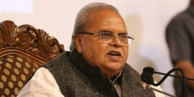 राज्यपाल सत्यपाल मलिक का राहुल पर पलटवार- देख जाओ कश्मीर के हालात, भेजेंगे विमान