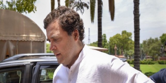 राहुल गांधी के इस्तीफे के बाद कांग्रेस में 'अराजकता', कई राज्यों में आपस में भिड़ रहे हैं दिग्गज नेता