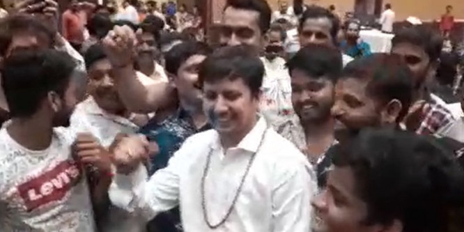 विधायक आकाश विजयवर्गीय एक बार फिर विवादों में