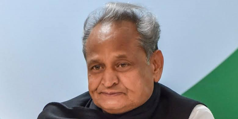 रेगिस्तानी इलाकों में गहलोत सरकार हर शख्स को 70 लीटर पानी रोजाना फ्री उपलब्ध कराएगी