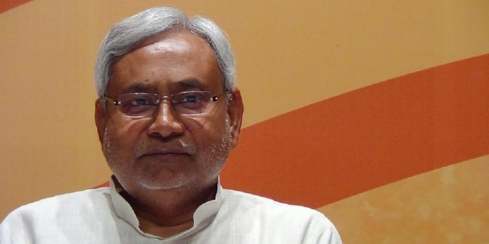 नीतीश मीडिया के सामने खो रहे हैं आपा, राजनीति में करो या मरो की स्थिति