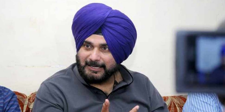 सिद्धू ने फिर साधा PM मोदी पर निशाना, बोले- वह उस दुल्हन की तरह हैं जो