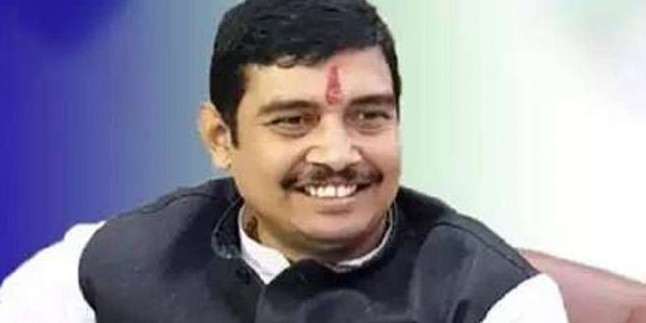 दुष्कर्म तथा अन्य मामलों में आरोपी बसपा सांसद अतुल राय आज दिल्ली में कर सकते हैं सरेंडर