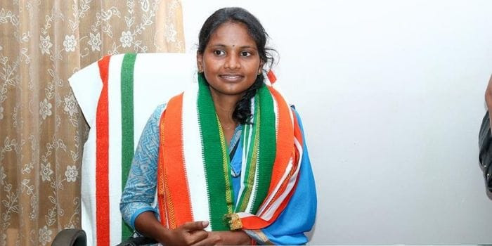 केरल की अपनी एकमात्र महिला सांसद के लिए चंदा इकट्ठा कर कार खरीदेगी युवा कांग्रेस