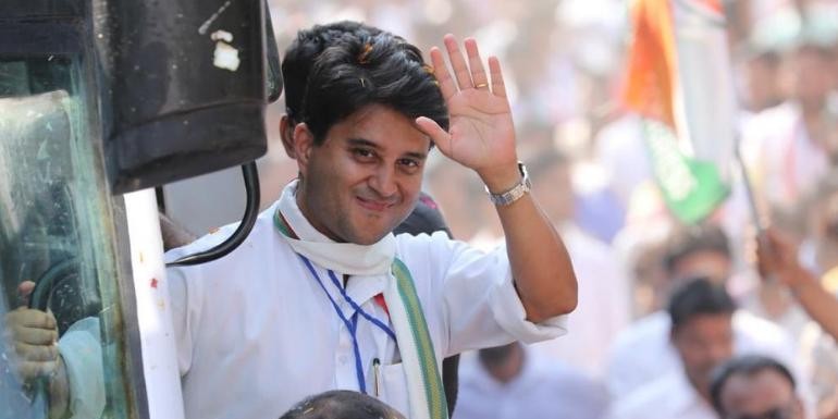 ज्योतिरादित्य को प्रदेश अध्यक्ष बनाने से नाखुश हैं दिग्गी के भाई, बोले- उनके पास समय कहां!