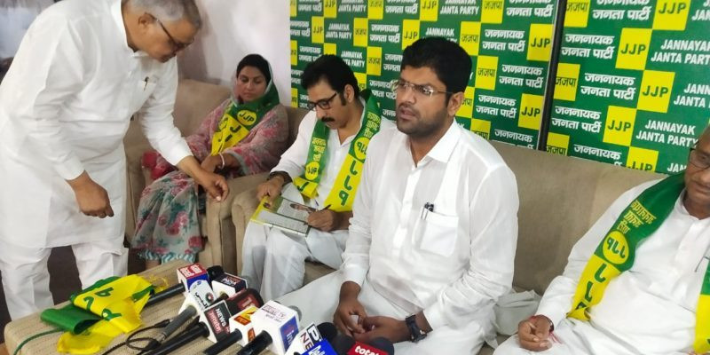 सरकार कमेरे वर्ग को बाईक से उतारकर पैदल चलने को मजबूर कर रही है – दुष्यंत चौटाला