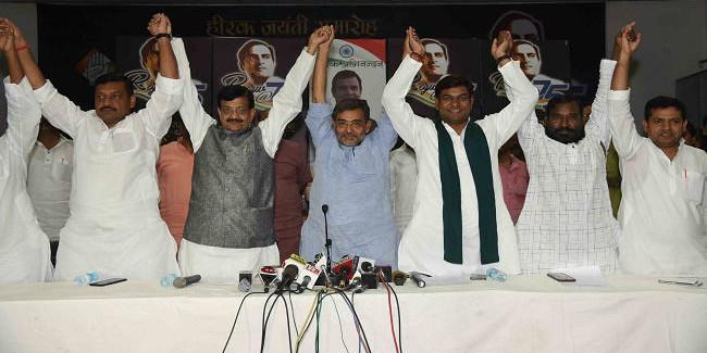 महागठबंधन में प्रेस कॉन्फ्रेंस के जरिये एकजुटता दिखाने की कोशिश, राजद व हम के बड़े नेता रहे नदारद