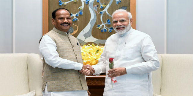 पीएम मोदी से मिले रघुवर, आगामी विस चुनाव में होंगे भाजपा का चेहरा