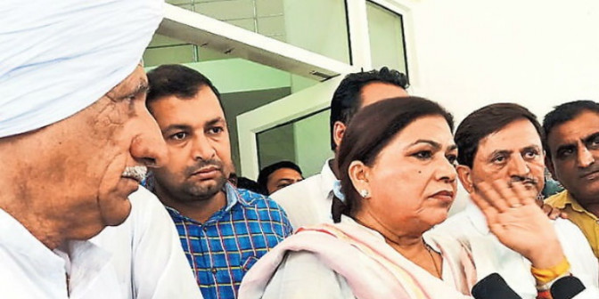 भाजपा महिला विधायक को जनसभा में युवक ने थप्पड़ मारा; परिजन बोले- आरोपी 7 साल से मानसिक बीमार