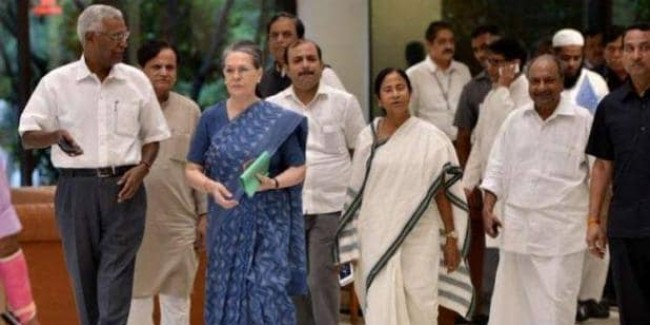 मोदी को रोकने के लिए चुनाव नतीजों से पहले एक्टिव हुईं सोनिया गांधी, विपक्षी नेताओं को किया फोन