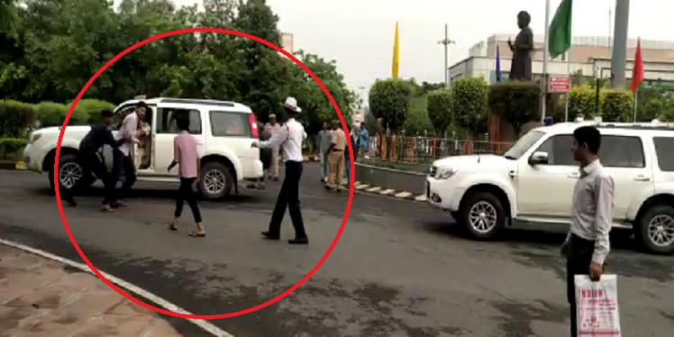 महा रोजगार मेले में हंगामा, मुख्यमंत्री मनोहर लाल के काफिले में घुसे प्रदर्शनकारी