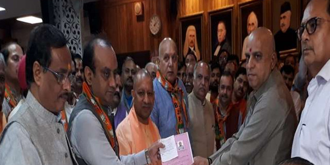 राज्यसभा उप चुनाव : सीएम योगी आदित्यनाथ की मौजूदगी में भाजपा प्रत्याशी सुधांशु त्रिवेदी का नामांकन