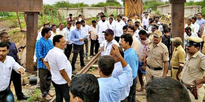 Damage owing to floods in Raichur put at ₹ 332 cr.; Minister reviews situation