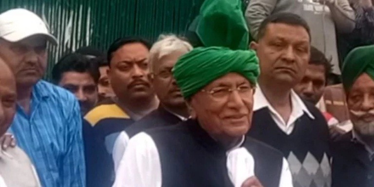 सीएम मनोहर लाल पर आपत्तिजनक बयान देकर घिरे ओमप्रकाश चौटाला, डीजीपी तक पहुंची बात