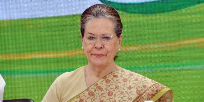 ‘राजनीतिक वातावरण जहरीला,’ सोनिया गांधी ने उद्धव ठाकरे को लिखा पत्र