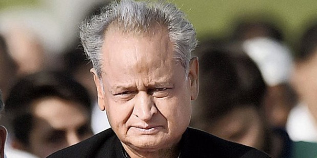 जयपुर में गहलोत सरकार के खिलाफ बेरोजगारों का बड़ा प्रदर्शन, BJP नेता शामिल