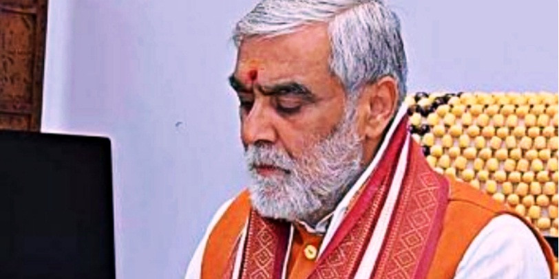 गोमूत्र से बनाई जा रही हैं कैंसर की दवाइयां, बोले केंद्रीय मंत्री अश्विनी चौबे