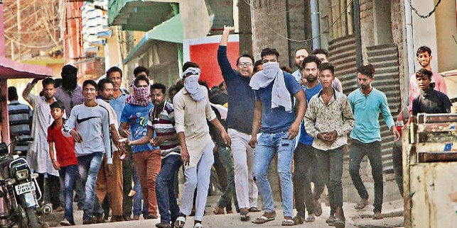 गिरिडीह, जमशेदपुर आगे धनबाद व सिंहभूम पिछड़ा, 2014 की तुलना में 0.54 %कम वोटिंग