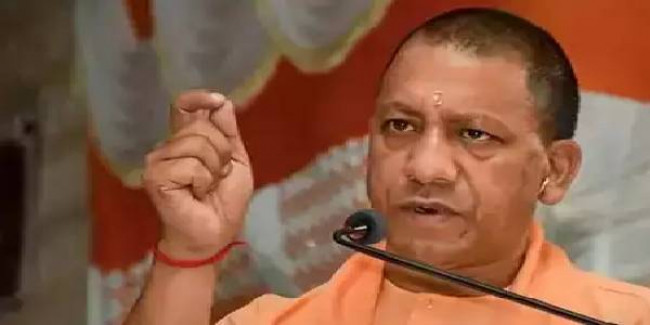 मिर्जापुर में बच्चों को नमक-रोटी परोसने पर सख्त सीएम योगी, मांगी एक्शन की रिपोर्ट