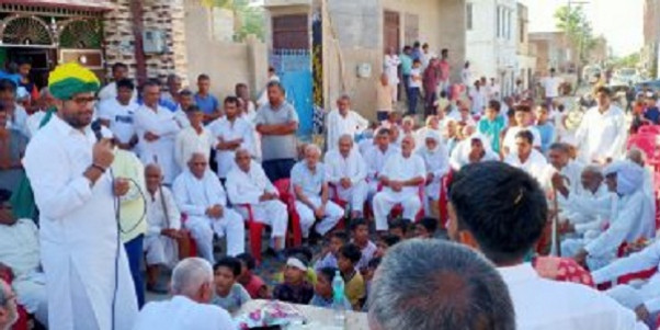 किसानों को परेशान कर रही सरकार : दिग्विजय चौटाला