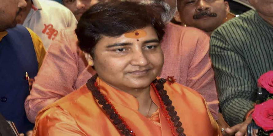 साध्वी प्रज्ञा ने पत्रकारों को कहा बेईमान, भड़के मीडियाकर्मियों ने की कार्रवाई की मांग