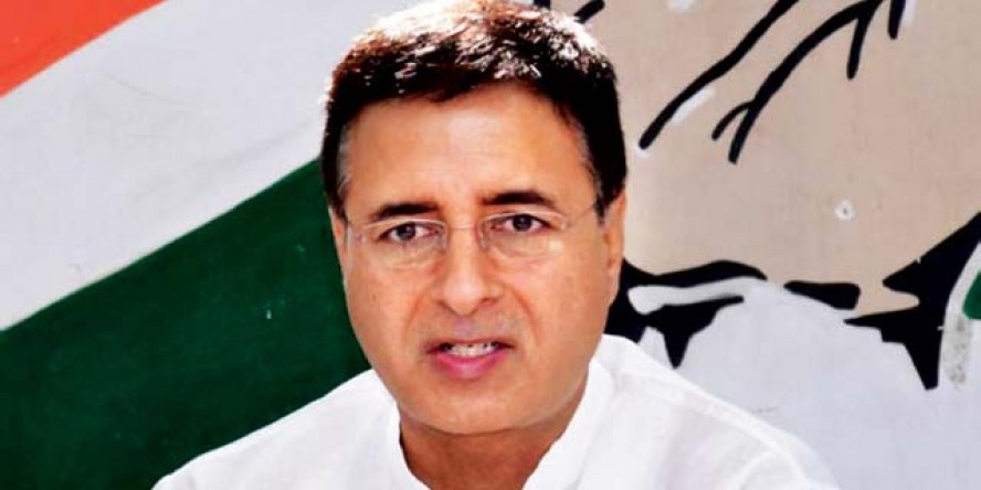 प्रज्ञा के विवादित बयान पर कांग्रेस ने पीएम मोदी से की माफी की मांग, बीजेपी बोली- उनका व्यक्तिगत नजरिया