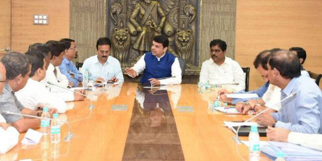 BJP विधायकों के साथ फडणवीस की बैठक, 118 MLA साथ होने का दावा