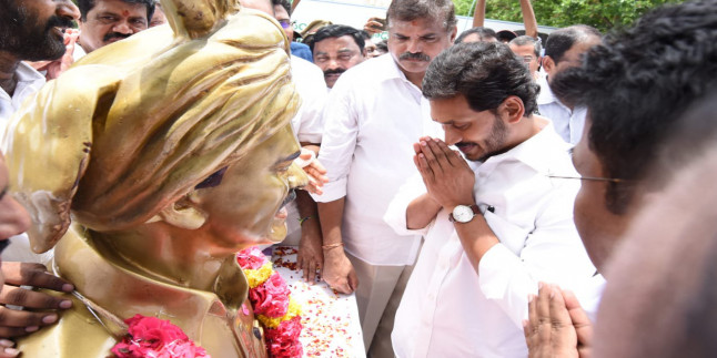 Andhra sand crisis: Government assures availability of sand through newspaper ads