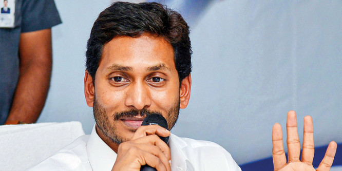 Hong Kong delegation proposes to set up footwear manufacturing SEZ in AP