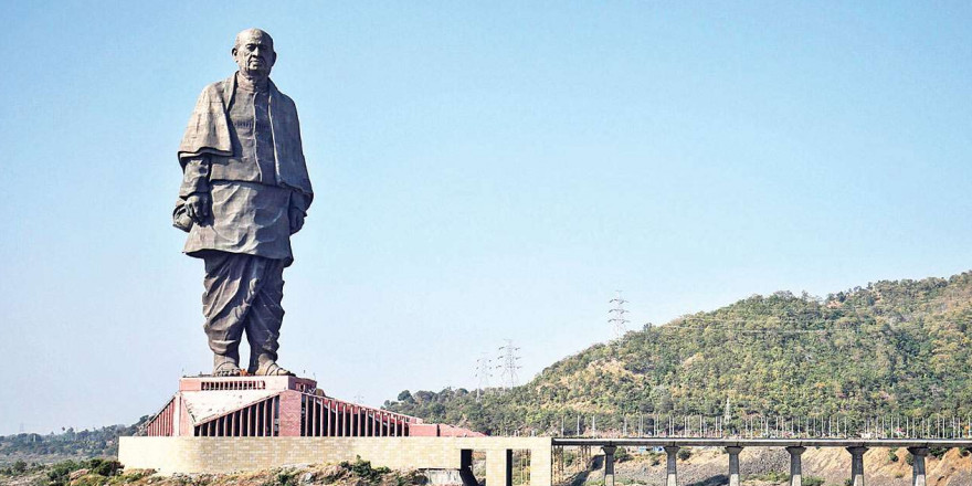 Gujarat govt in talks with tribals over land dispute problem