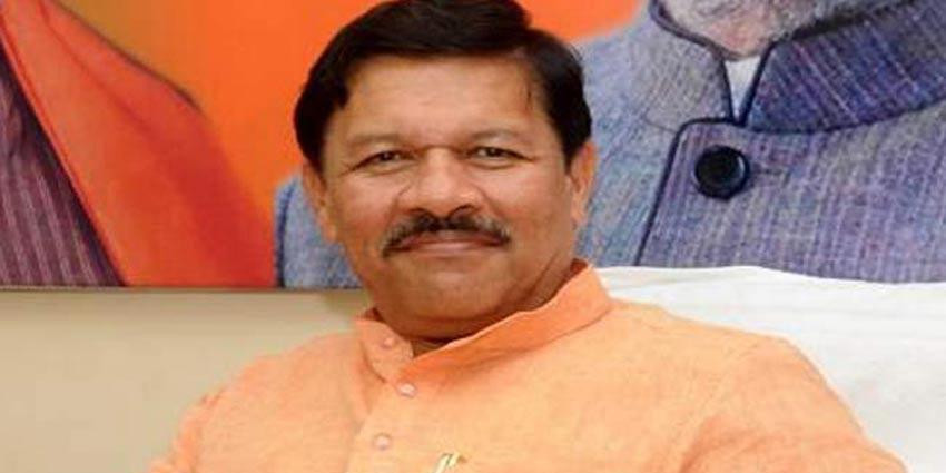 केजरीवाल को भाजपा के अंदरूनी मामले न उठाने की चेतावनी, कहा अपने गिरेबां में झांकें