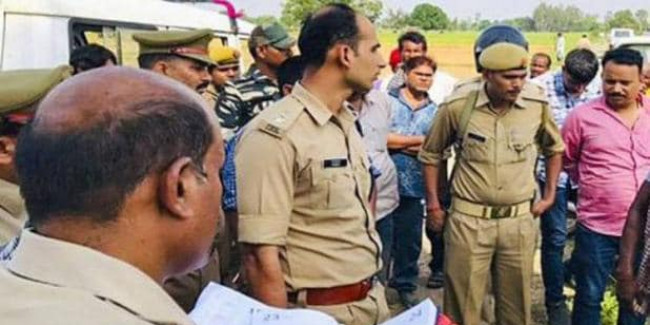 सोनभद्र हत्याकांड: जांच करने उम्भा पहुंची कमेटी, CM योगी ने किया था गठन