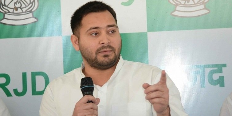 अपने फेवरिट बंगले को बैठक के बाद छोड़ सकते हैं तेजस्वी यादव