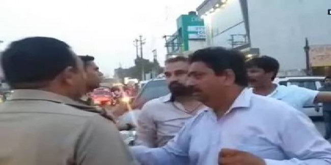 सपा के पूर्व MLA और सीओ में बीच सड़क पर जमकर हुई नोकझोंक, ये है वजह