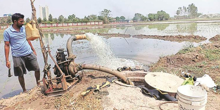 After writing off crop loans, Maharashtra govt plans to waive off farm infrastructure loans