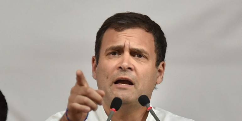 विवादित ट्वीट करने के चलते बढ़ सकती है राहुल गांधी की मुश्किल, शिकायत दर्ज